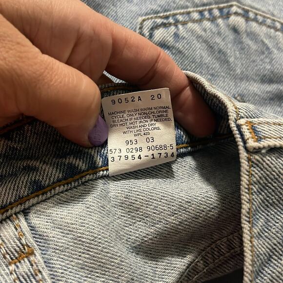 Levi’s 910 Vintage Rolled Hem Shorts Light Wash Classic Fit Women’s Size 9 JR - Picture 9 of 9